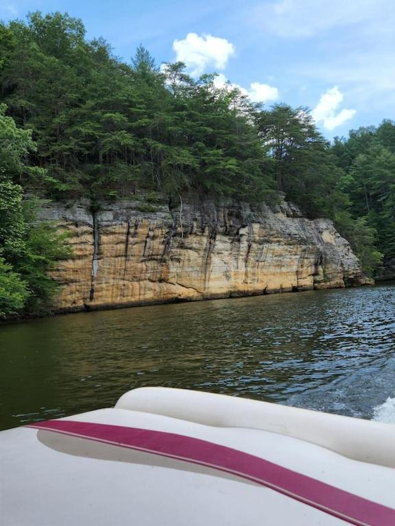 Lake Malone Ky Lake Shore Home Right On Water With Private Boat Dock, A Shore Thing Holiday home Lewisburg